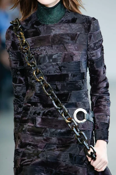 Look 29